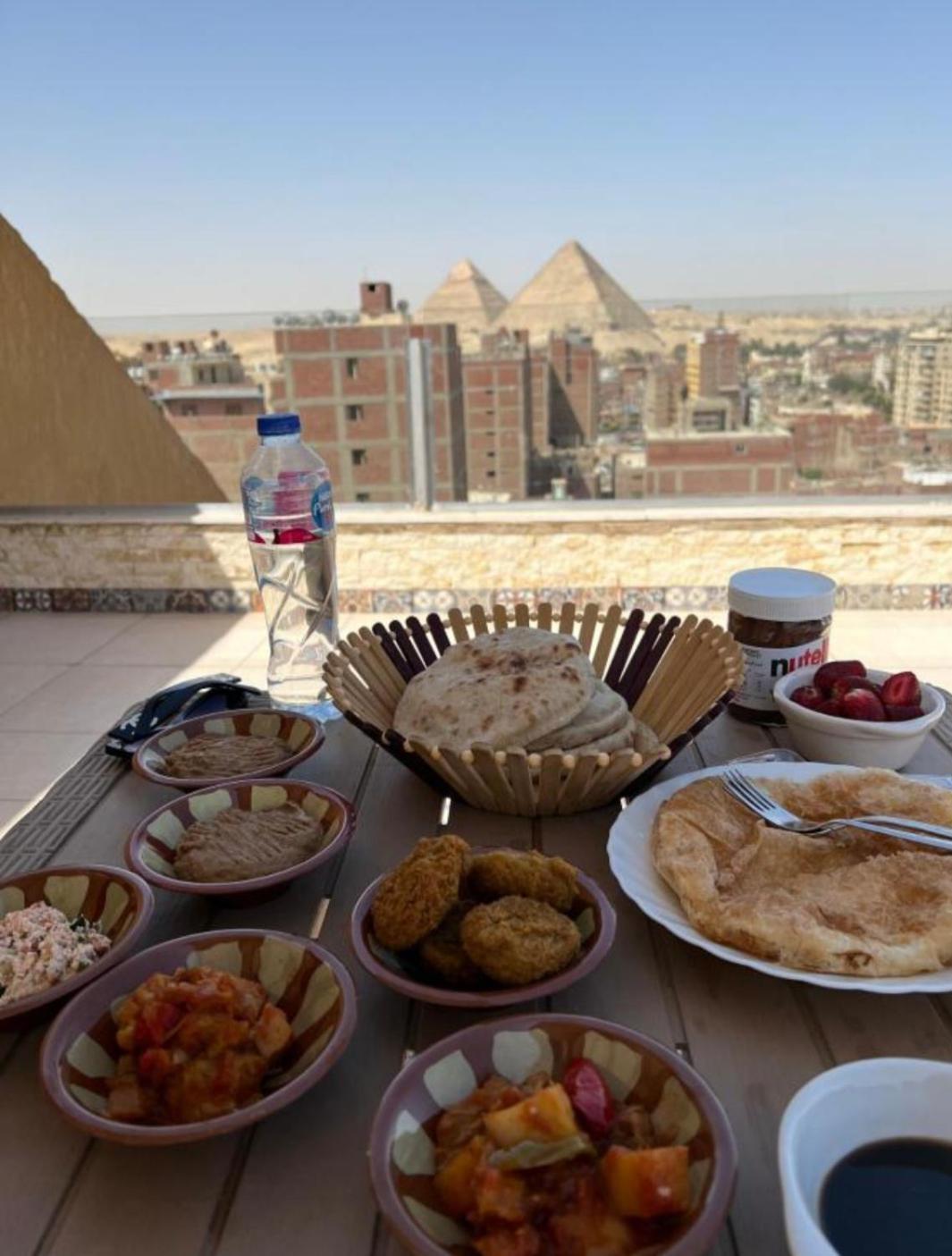 Bedouin Pyramids View Hotel Kafret el-Gabal Eksteriør billede